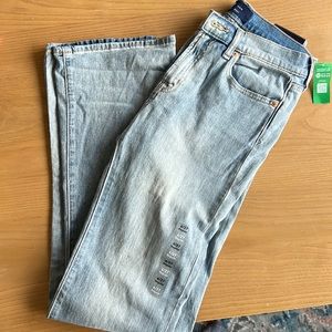Gap Boot Cut Mid Rise. NWT. Size 4/27 R
